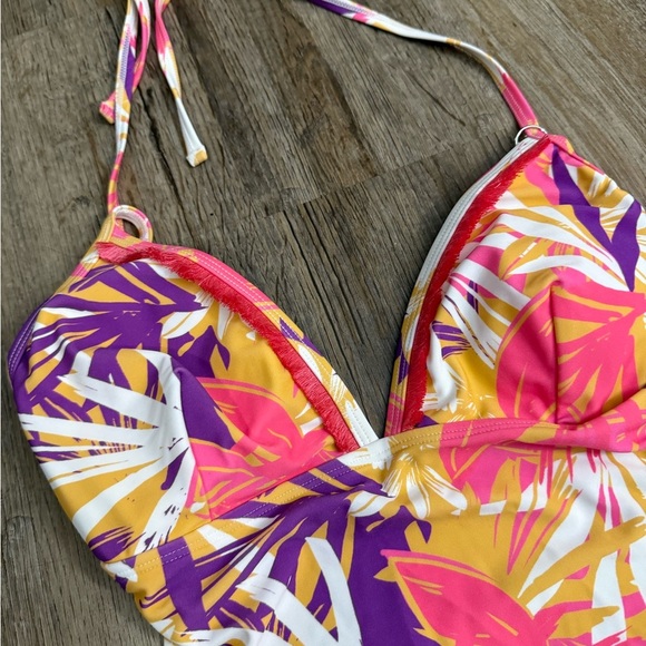 Cupshe • Recycled Sunlit Forest Low Back One Piece - Picture 7 of 12